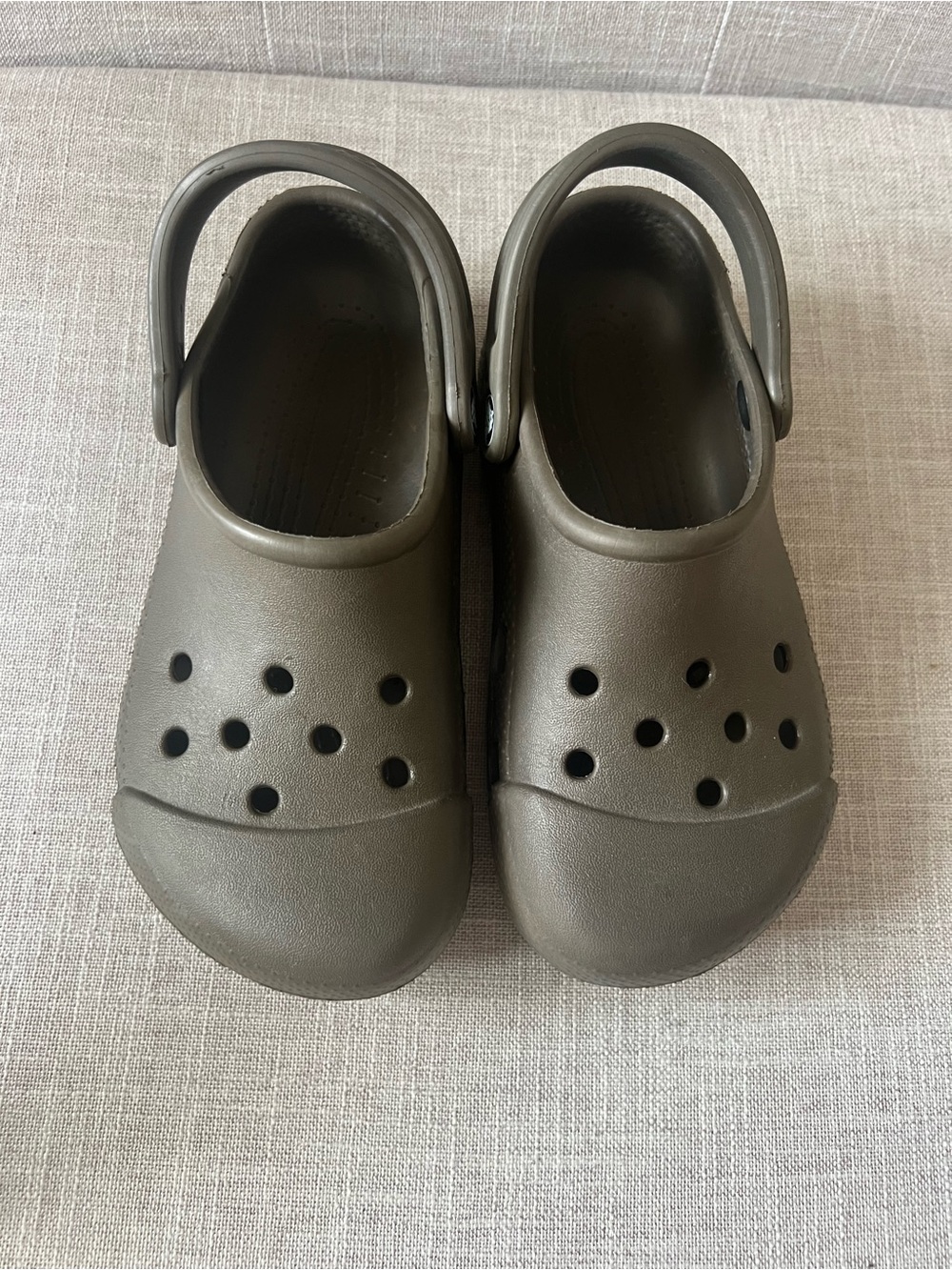CROCS Classic women’s mule Clog in Olive Green, size XS 4-5
